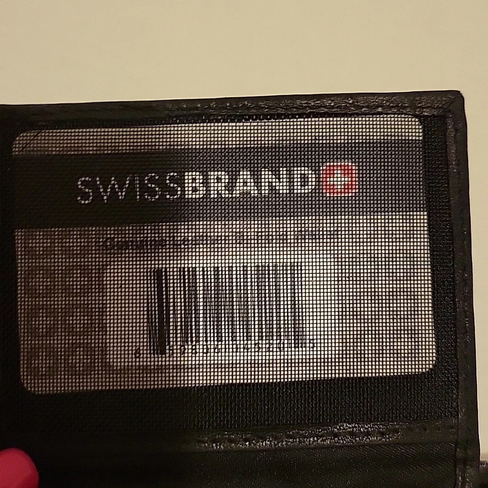 NWT: Swiss Brand Classic Leather Bifold Wallet